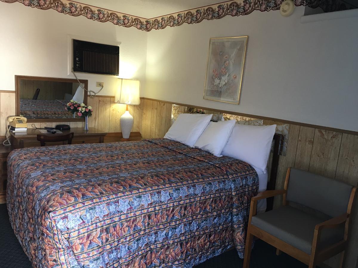 Skyliner Motel Stroud Exteriör bild