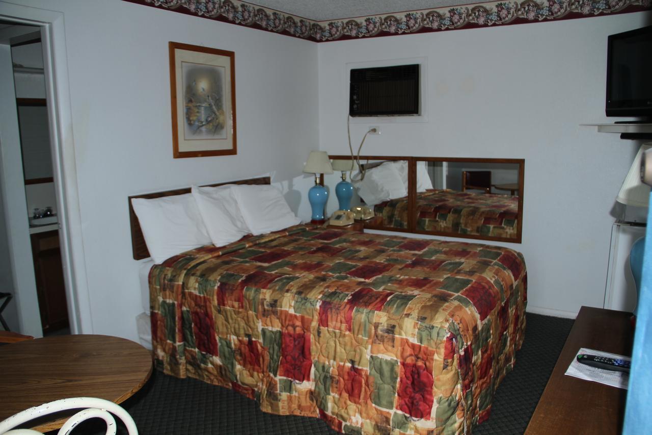 Skyliner Motel Stroud Exteriör bild