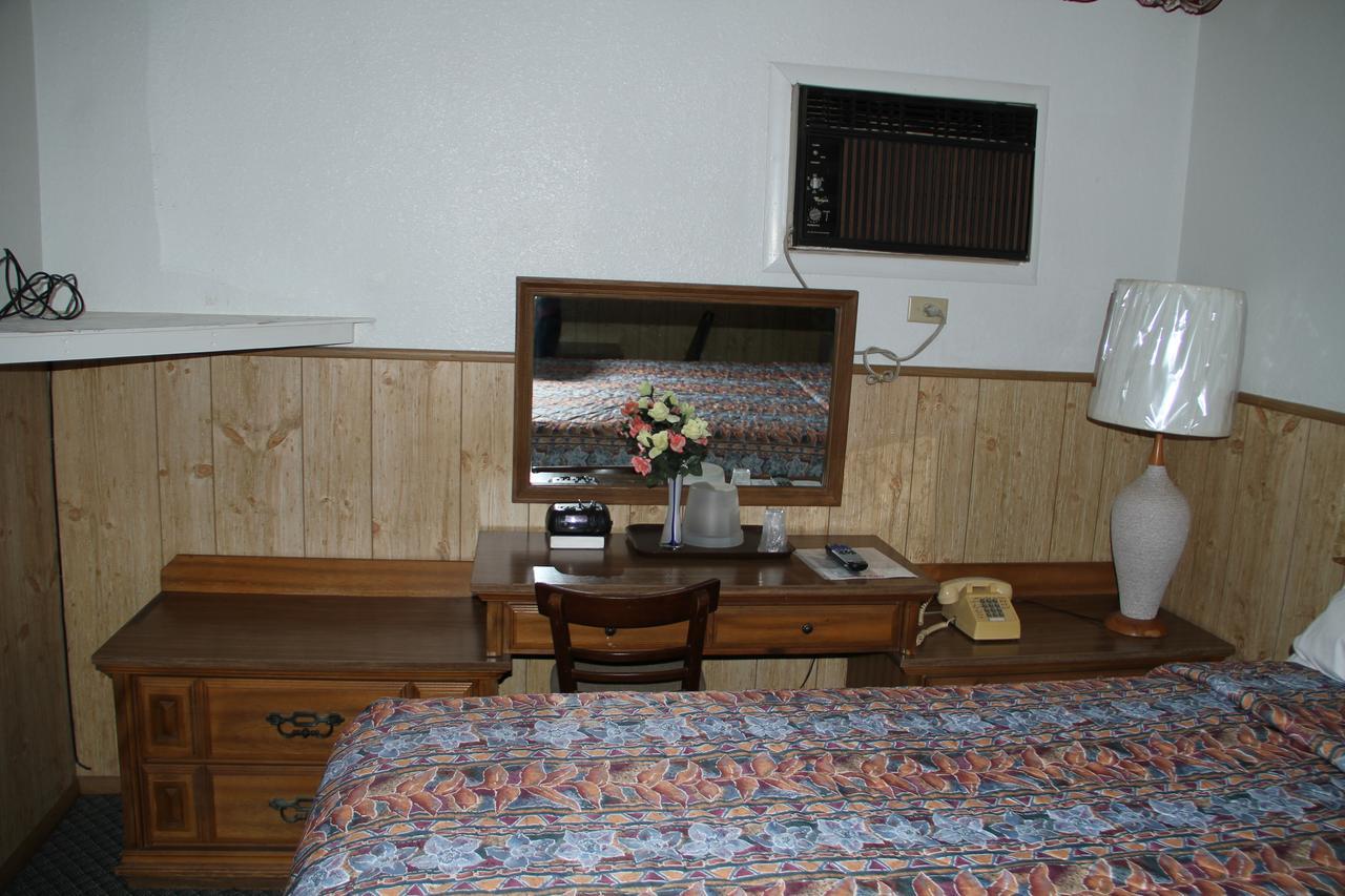 Skyliner Motel Stroud Exteriör bild