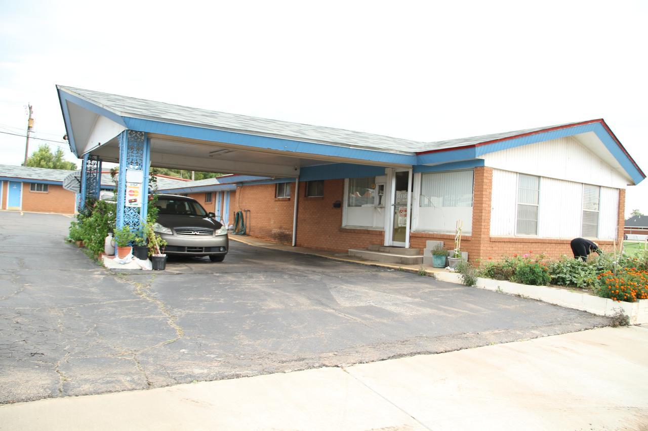 Skyliner Motel Stroud Exteriör bild
