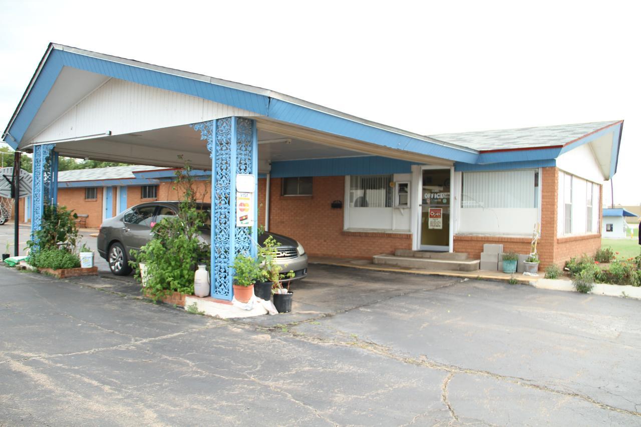 Skyliner Motel Stroud Exteriör bild